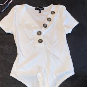 T-shirt low cut onesie